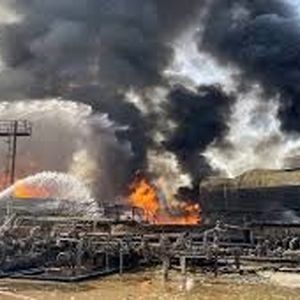 حریق در شرکت پالایش نفت آبادان/ ویدئو