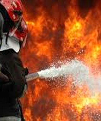 آتش سوزی انبار ضایعات در شهرک شهید رجایی مشهد / ویدئو